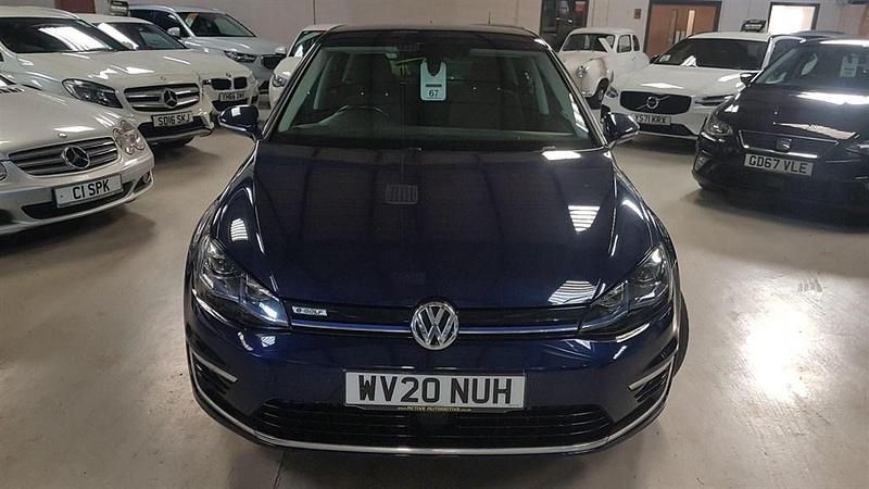 Begagnad VW e-Golf 99 kW (135 HK) 2020 Blå Halvkombi