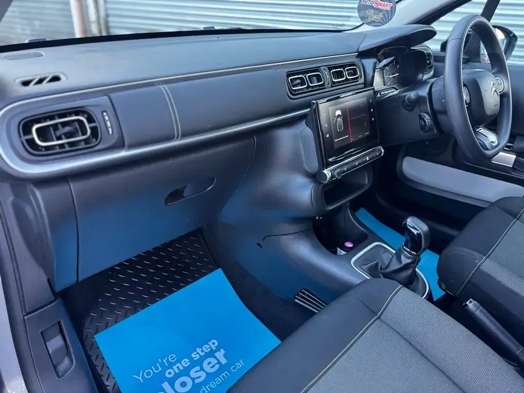 Begagnad Citroën C3 PureTech 83 HK (61 kW) 2023 Grå Halvkombi