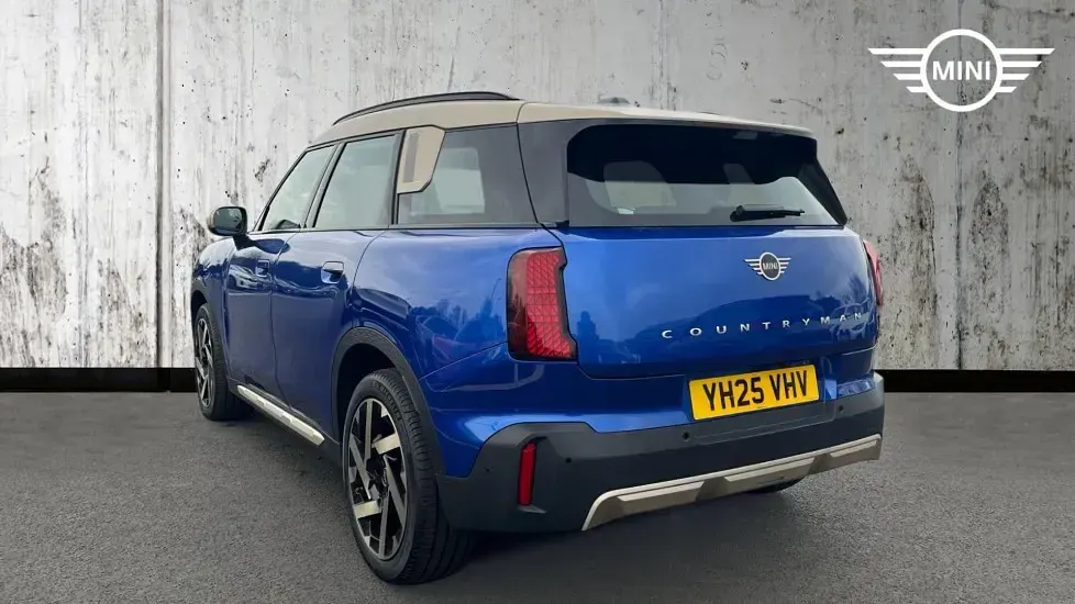 Used Mini Countryman Exclusive 168 HP (123 kW) 2025 Blue SUV