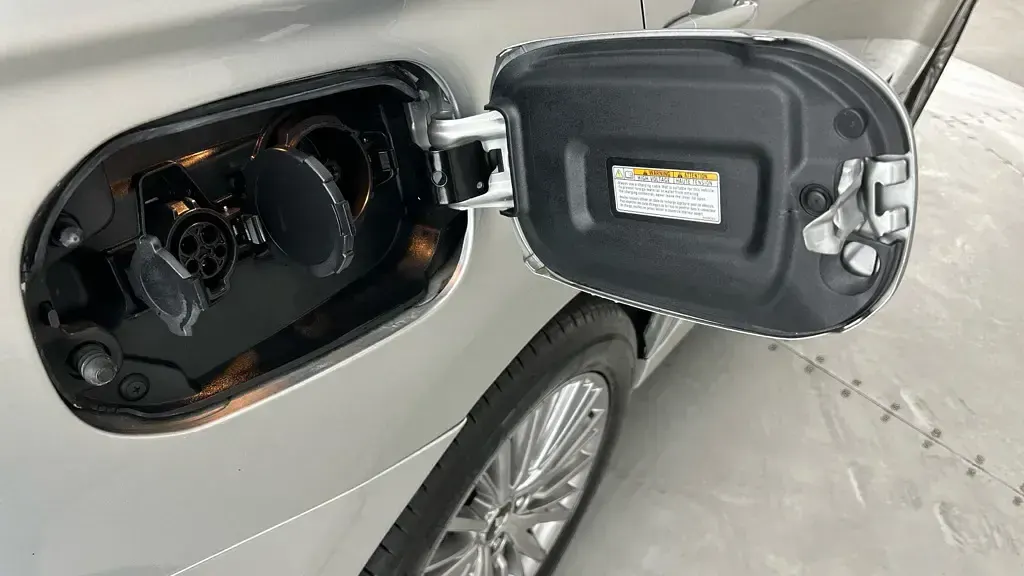 Used Mitsubishi Outlander P-HEV 2020 Silver SUV