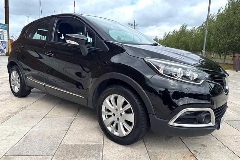 Black Used 2014 Renault Captur Expression+ SUV | £4,690 (Good price) - Image 1/1