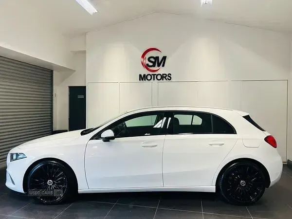 Used Mercedes A180 SE 116 HP (85 kW) 2018 White Hatchback