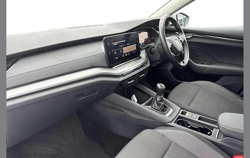 Used Skoda Octavia SE Technology 113 HP (83 kW) 2022 White Hatchback