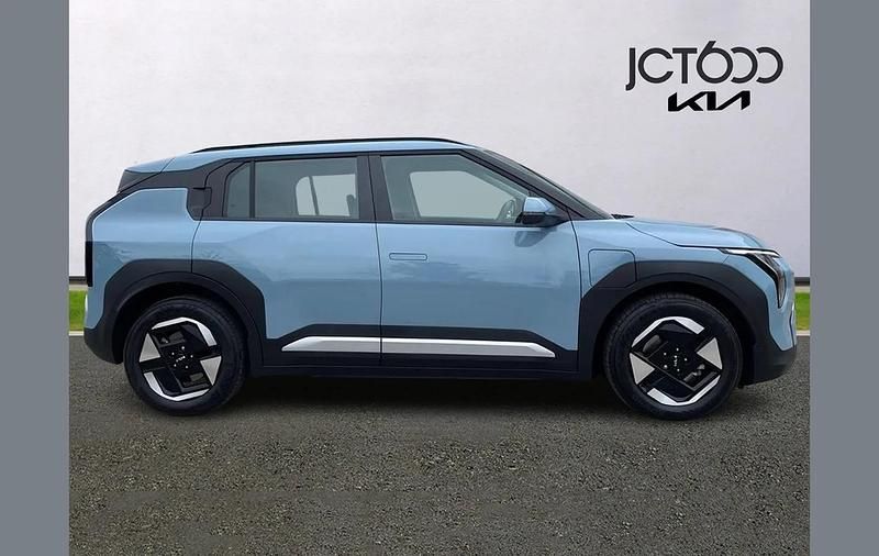 Begagnad Kia EV3 Air 147 kW (201 HK) 2025 Blå SUV