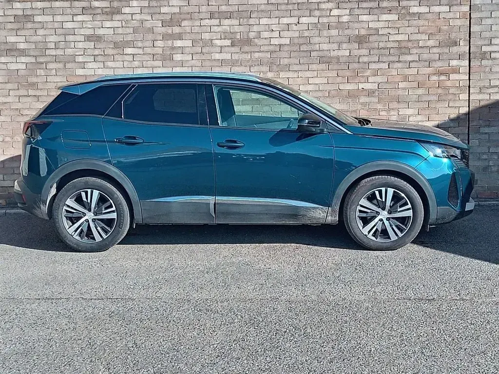 Used Peugeot 3008 Allure+ 130 HP (95 kW) 2023 Blue SUV