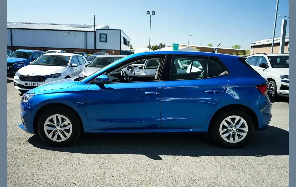 Used Skoda Fabia Comfort 108 HP (79 kW) 2023 Blue Hatchback