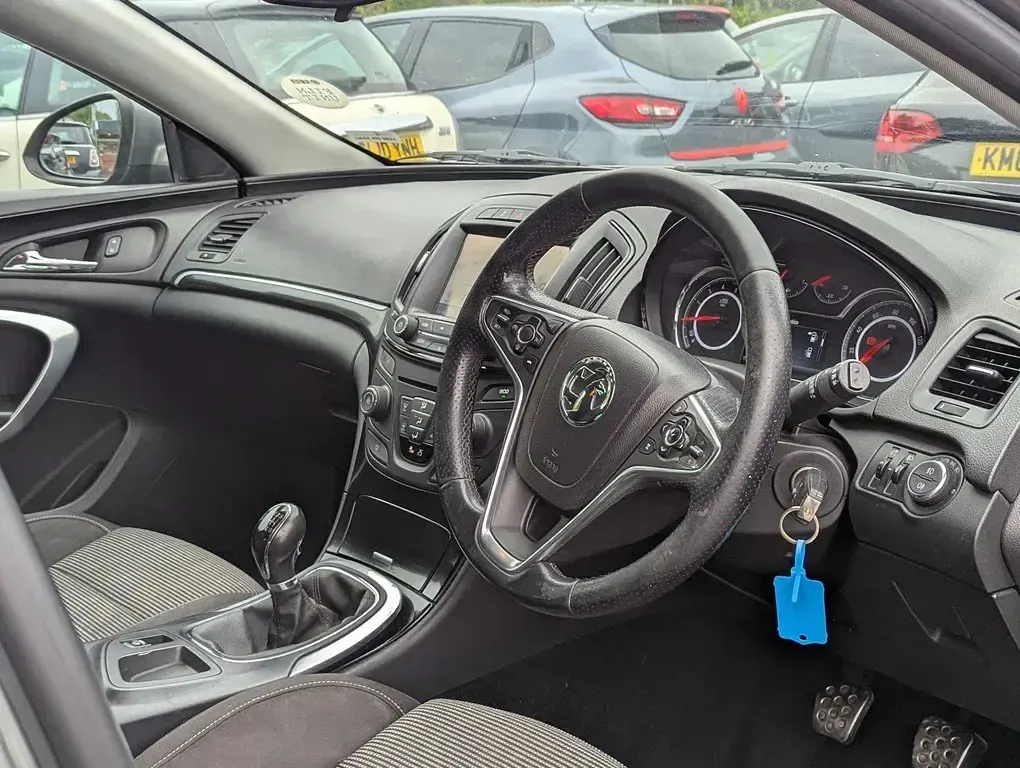Second-hand Vauxhall Insignia SRi 2017 Gri Hatchback
