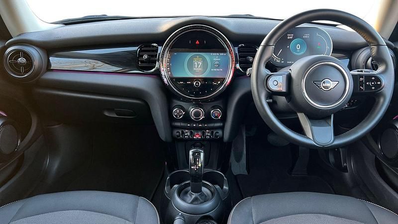 Used Mini Cooper Classic 134 HP (98 kW) 2022 Silver Hatchback