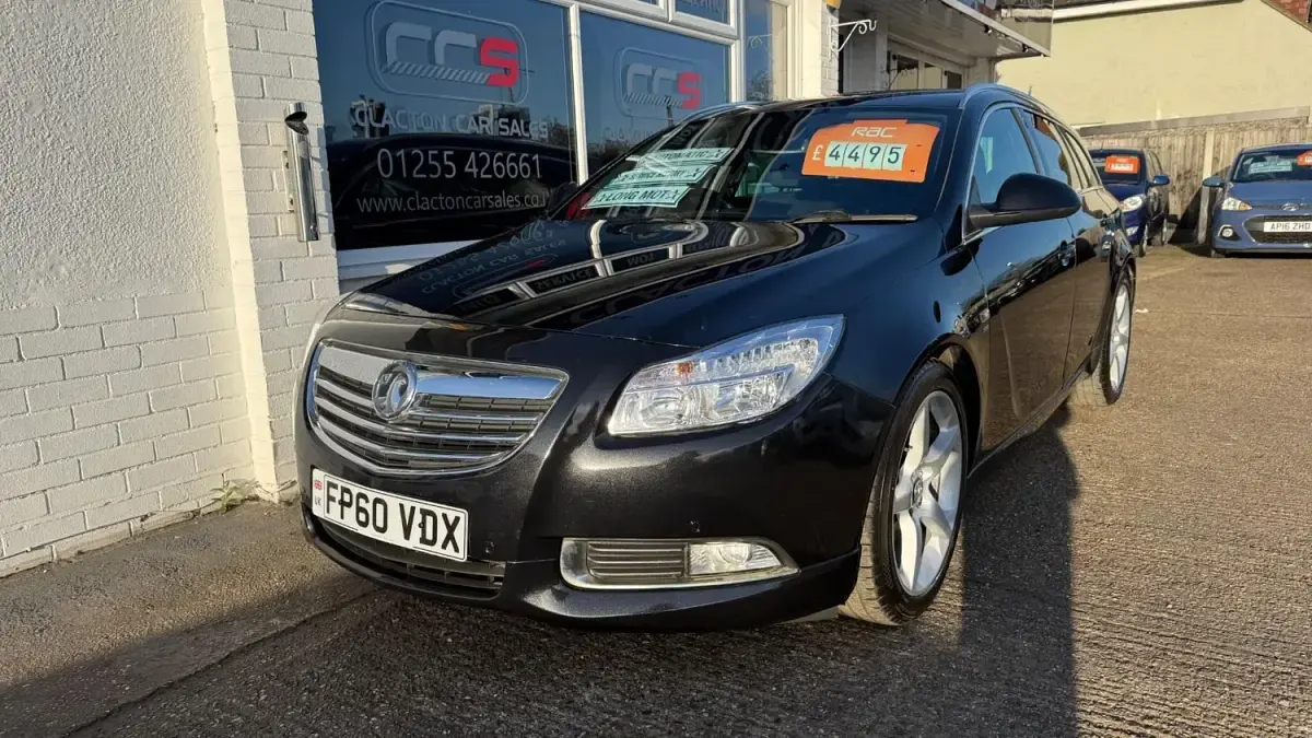 Begagnad Vauxhall Insignia SRi 160 HK (117 kW) 2011 Svart Kombi