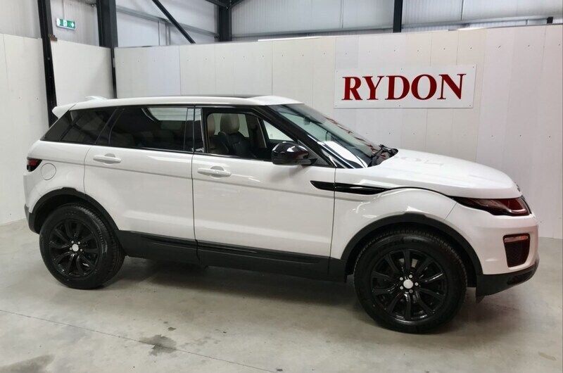White Used 2015 Land Rover Range Rover evoque SE Estate | £9,995 (Expensive) - Image 1/4