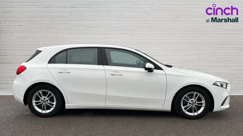 Used Mercedes A180 SE 136 HP (100 kW) 2019 White Hatchback