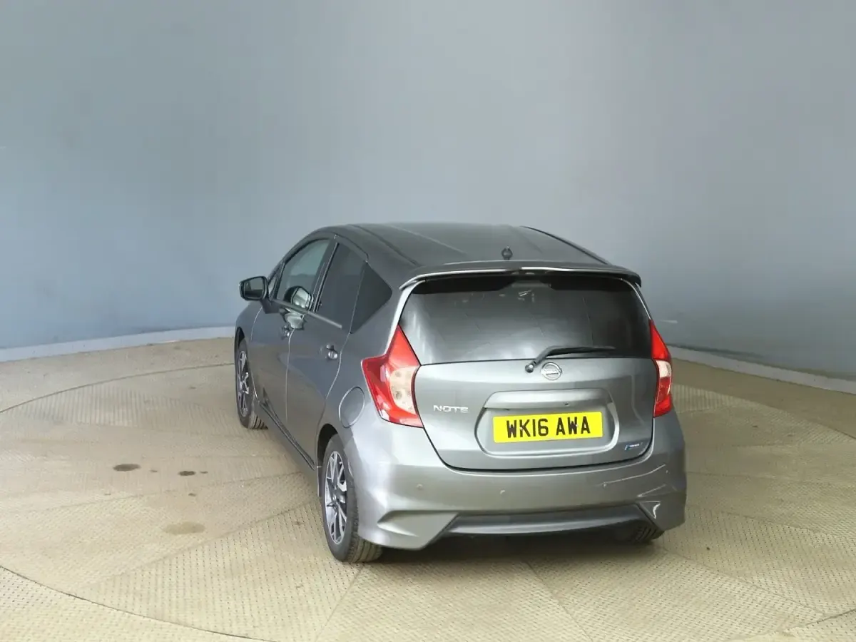 Used Nissan Note Tekna 90 HP (66 kW) 2016 Grey Hatchback