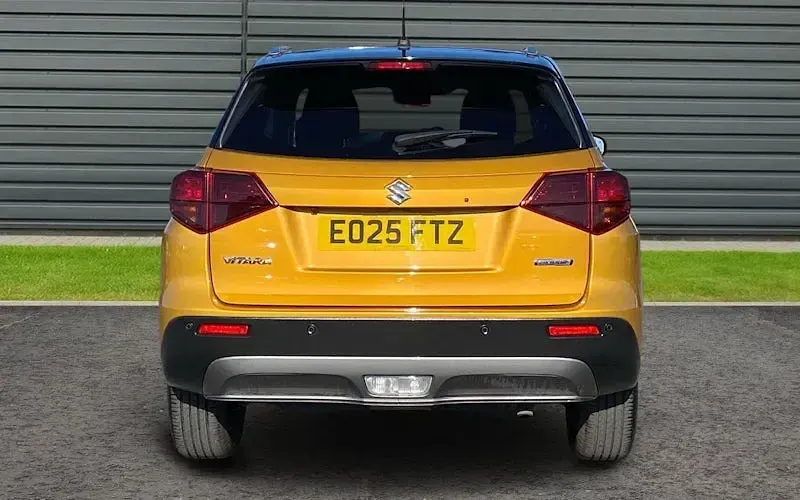 Second-hand Suzuki Vitara 129 CP (94 kW) 2025 Galben SUV