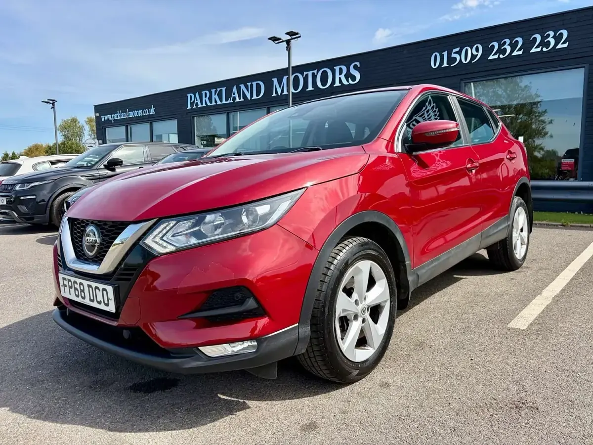 Used Nissan Qashqai Acenta Premium 2018 Red SUV