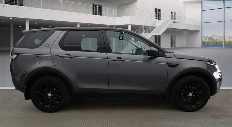 Causeway grey Used 2018 Land Rover Discovery Sport SE SUV | £12,995 (Good price) - Image 1/4