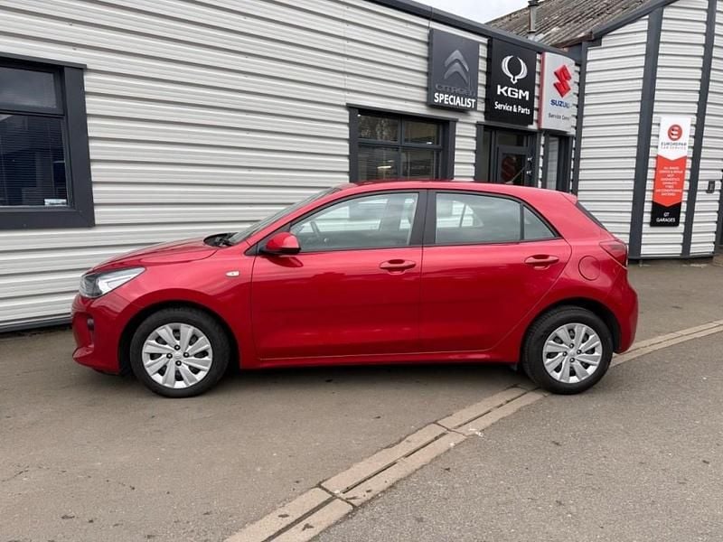 Używany Kia Rio 83 KM (61 kW) 2020 Czerwony Hatchback
