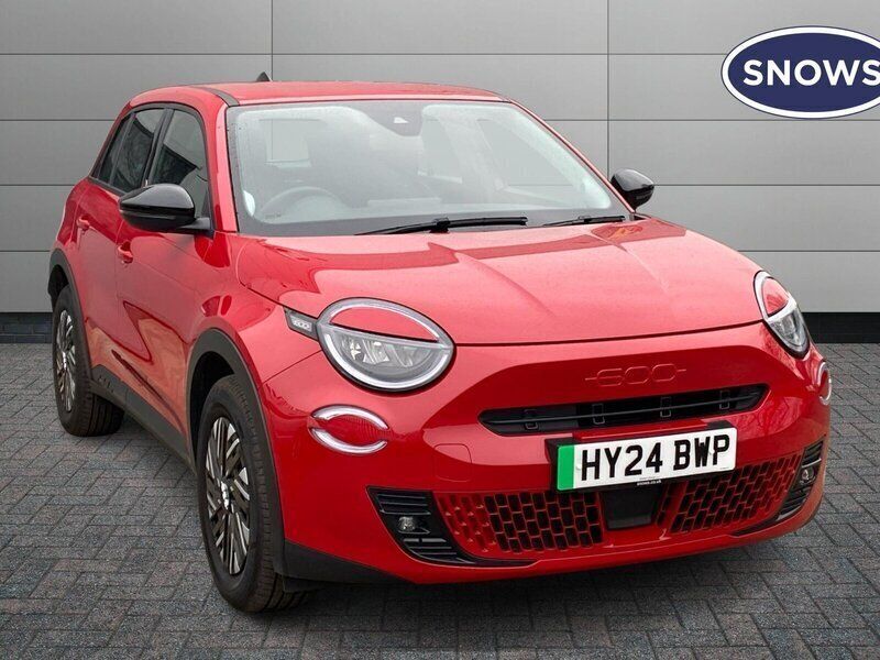 Red Used 2024 Fiat 600 Red SUV | £19,799 (Super price) - Image 1/4