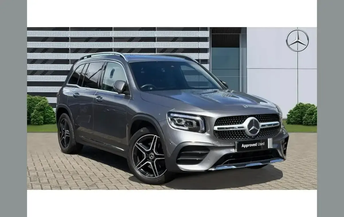Usado Mercedes GLB200 AMG Line Premium 163 HP (119 kW) 2023 SUV