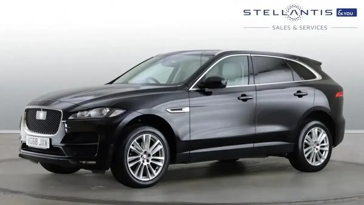 Used Jaguar F-Pace Portfolio 247 HP (181 kW) 2018 Black SUV