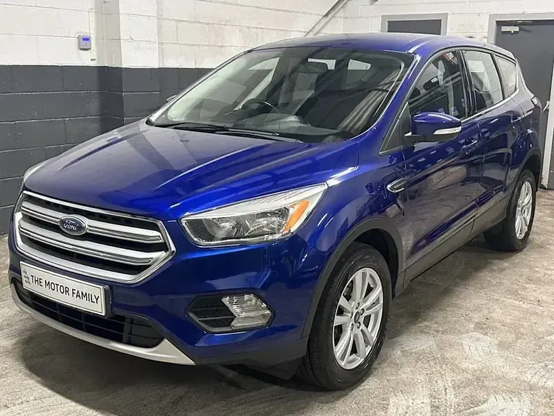 Second-hand Ford Kuga Zetec 150 CP (110 kW) 2017 Albastru SUV