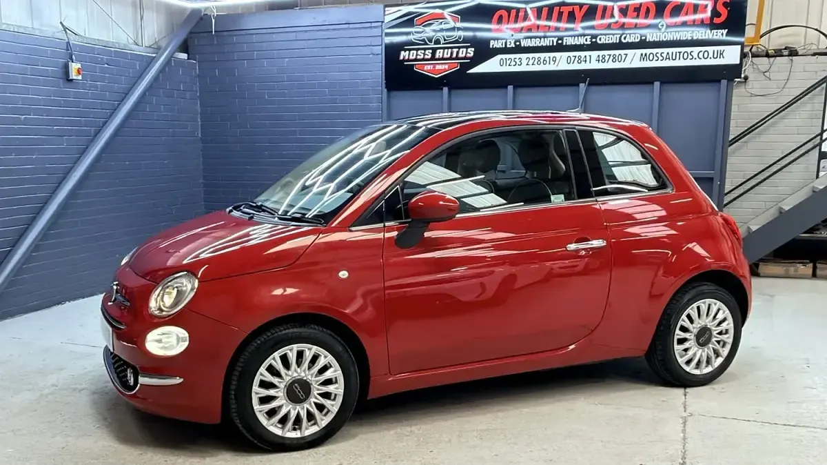 Used Fiat 500 Lounge 69 HP (50 kW) 2015 Red Hatchback