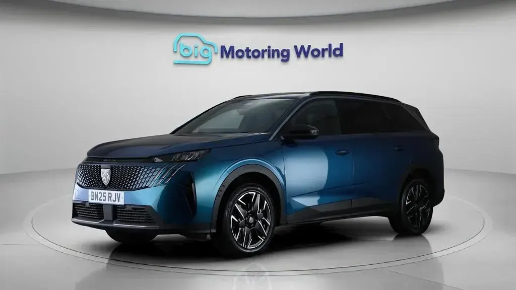 Used Peugeot 5008 Allure 136 HP (100 kW) 2025 Blue SUV