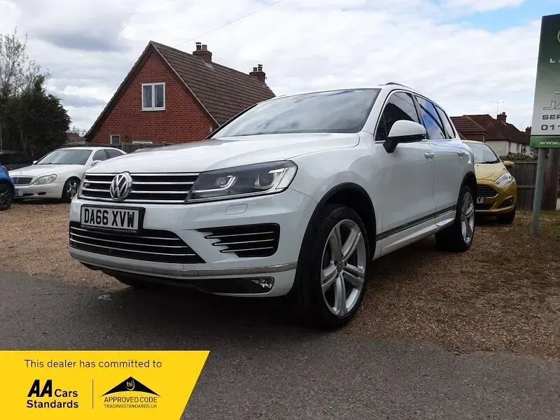 Used VW Touareg R-line Plus 2016 White SUV