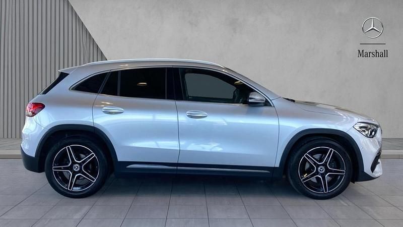 Usado Mercedes GLA200 Executive 163 HP (119 kW) 2023 Prateado SUV
