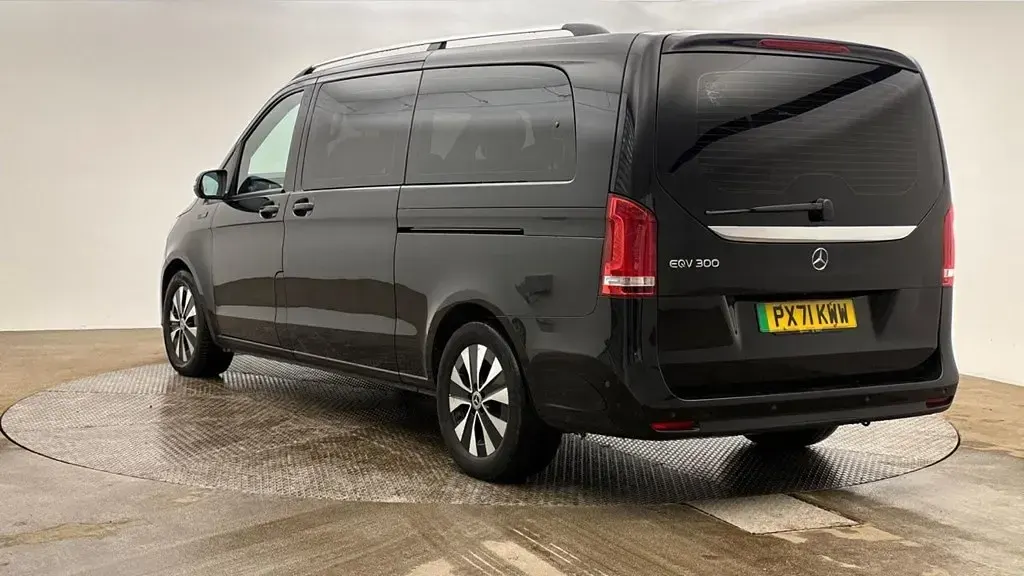 Usado Mercedes EQV300 89 kW (122 HP) 2021 Preto Monovolume