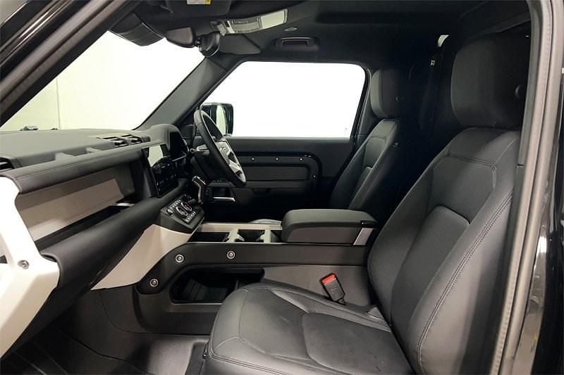Used Land Rover Defender SE Dynamic 245 HP (180 kW) 2025 Black SUV