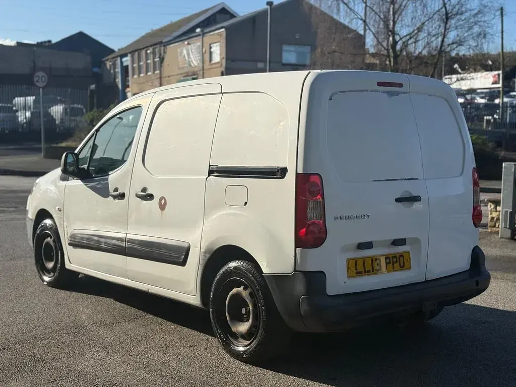 Used Peugeot Partner 2013 White
