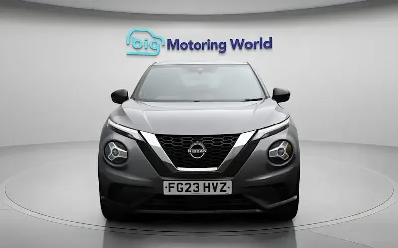 Usado Nissan Juke N-Connecta 114 CV (83 kW) 2023 Gris SUV