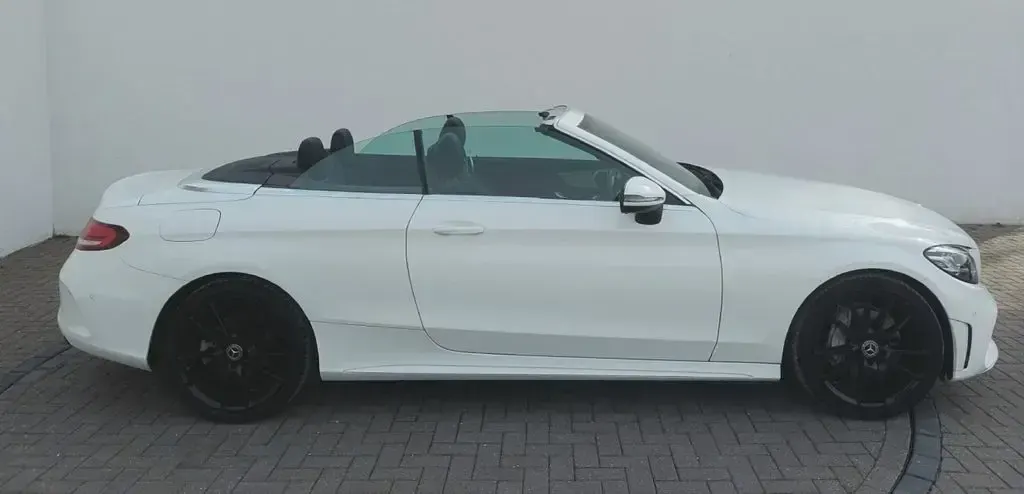 Usado Mercedes C200 AMG line 198 HP (145 kW) 2019 Branco Cabrios