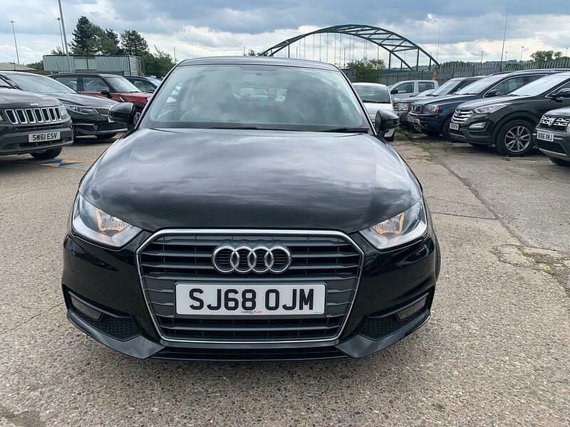 Używany Audi A1 Sport 116 KM (85 kW) 2018 Czarny Hatchback