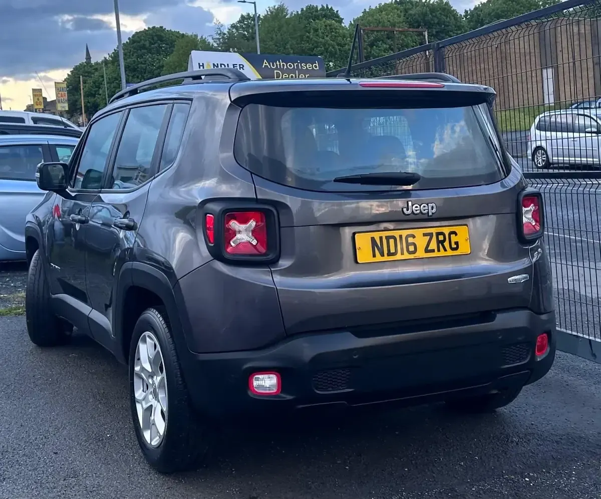 Usado Jeep Renegade Longitude 120 CV (88 kW) 2016 Gris SUV