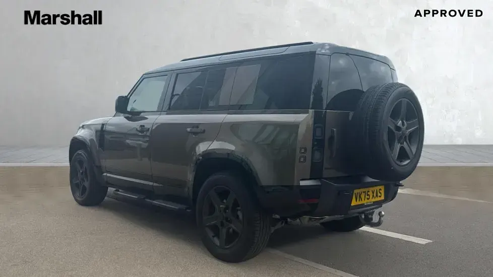 New Land Rover Defender SE Dynamic 249 HP (183 kW) 2026 Metallic  gondwana stone SUV