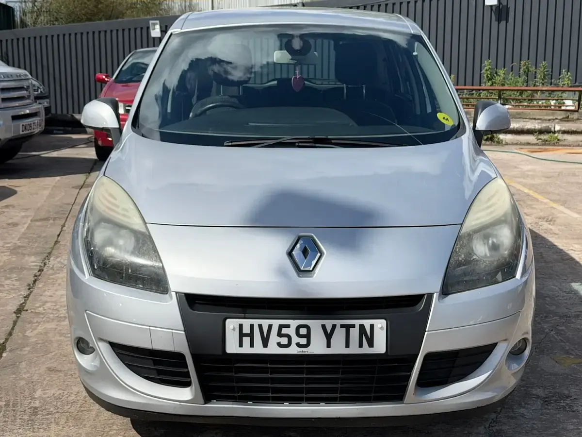 Used Renault Scénic 2009 Silver MPV