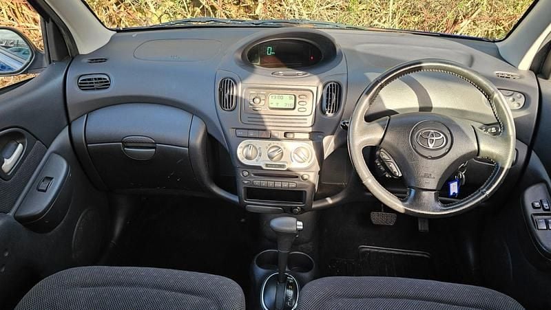 Used Toyota Yaris Verso 2003 Blue MPV