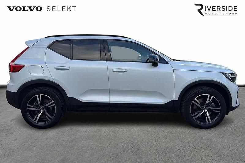 Used Volvo XC40 Plus 163 HP (119 kW) 2023 Crystal white SUV