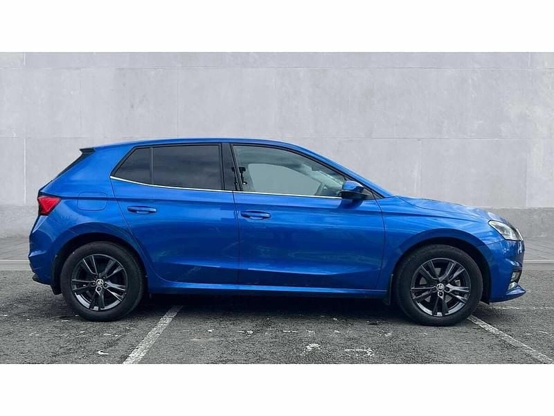 Used Skoda Fabia SE L 85 HP (62 kW) 2024 Race blue metallic Hatchback