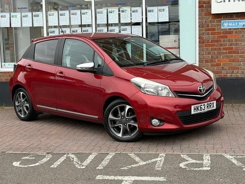 Red Used 2014 Toyota Yaris Multidrive S Hatchback | £6,200 (Fair price) - Image 1/4