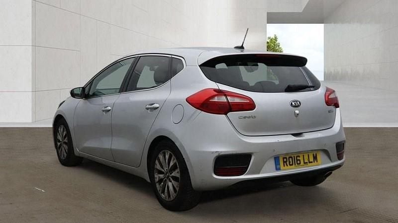 Used Kia Ceed 134 HP (98 kW) 2016 Silver Hatchback