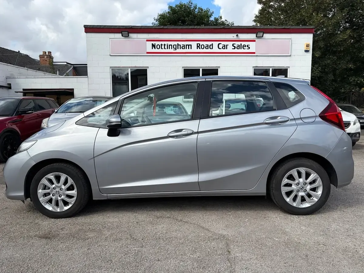 Used Honda Jazz SE 102 HP (75 kW) 2018 Silver Hatchback
