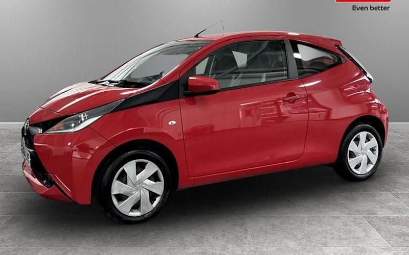 Used Toyota Aygo X-play 69 HP (50 kW) 2018 Hatchback