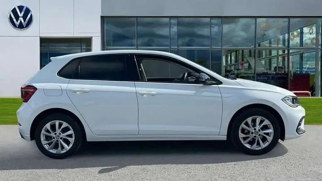 Used VW Polo Style 95 HP (69 kW) 2022 White Hatchback
