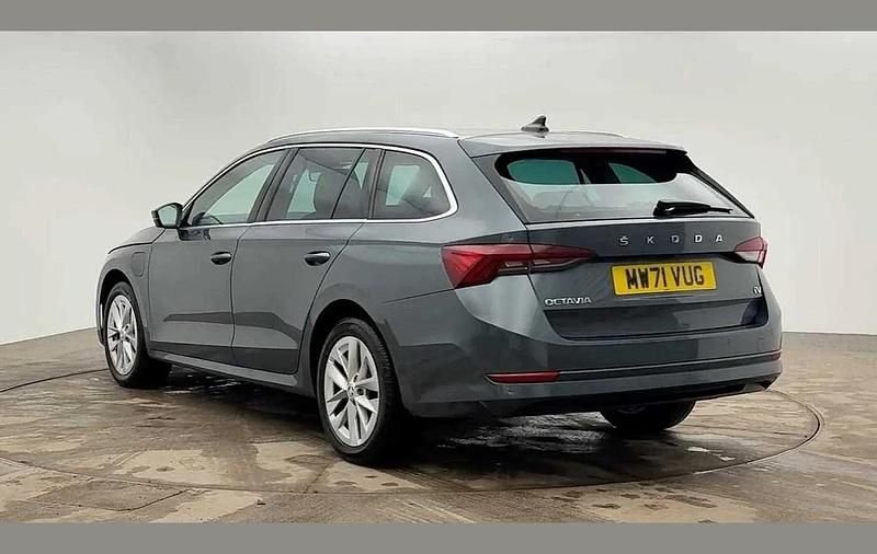 Used Skoda Octavia SE L 200 HP (147 kW) 2022 Grey Estate