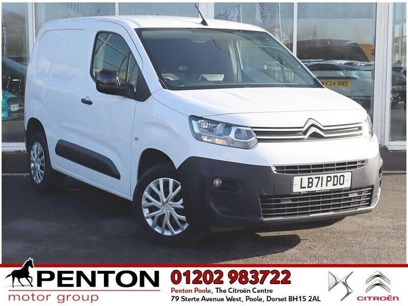 White Used 2021 Citroën Berlingo MPV | £8,990 (Good price) - Image 1/3