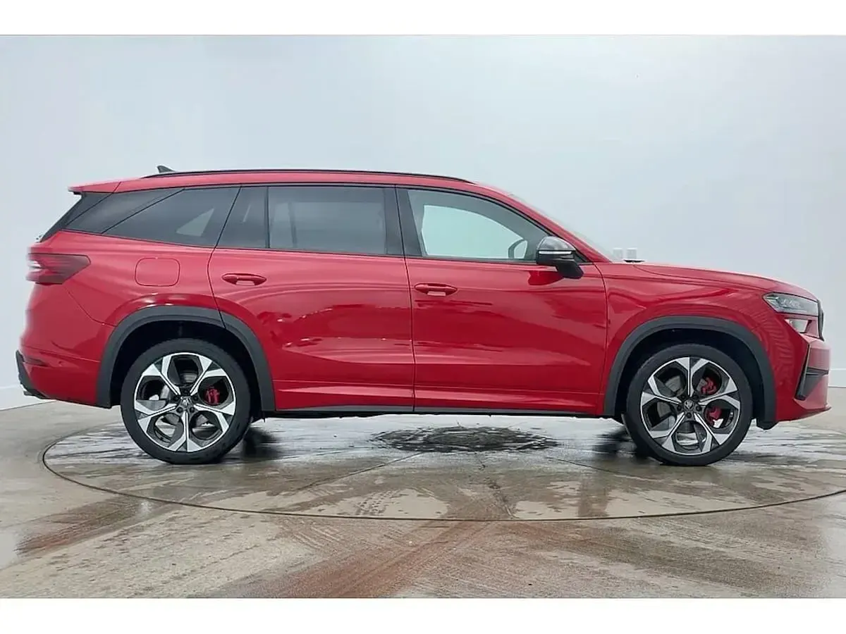 Second-hand Skoda Kodiaq vRS 261 CP (191 kW) 2025 Roșu SUV