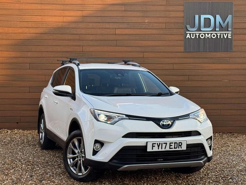 White Used 2017 Toyota RAV4 Estate | £13,995 (Fair price) - Image 1/4