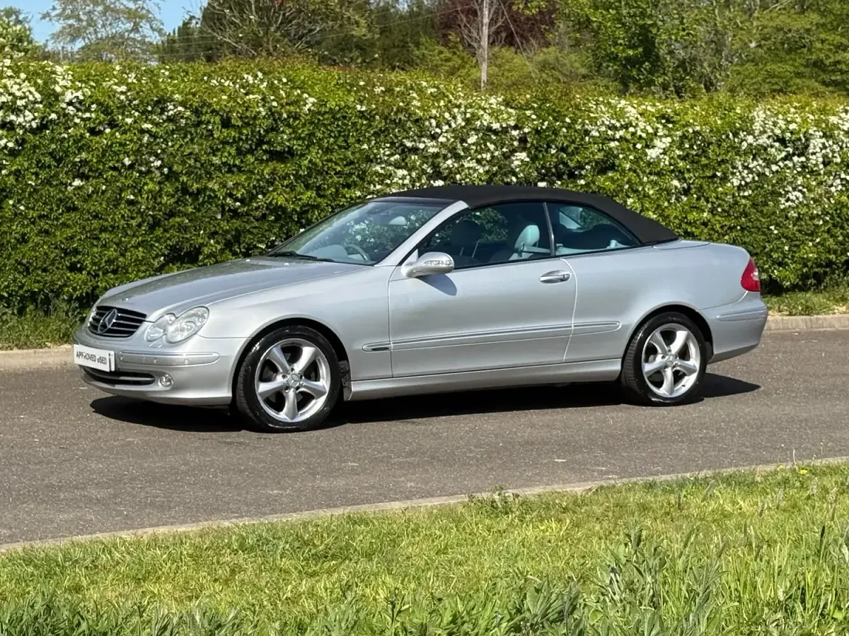 Used Mercedes CLK320 Avantgarde 218 HP (160 kW) 2004 Silver Cabriolet
